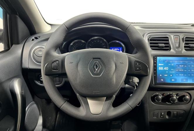 Renault Sandero II с пробегом 2015 года, цена 710 000 рублей, 211237 км, хэтчбек, Автокод Объявления
