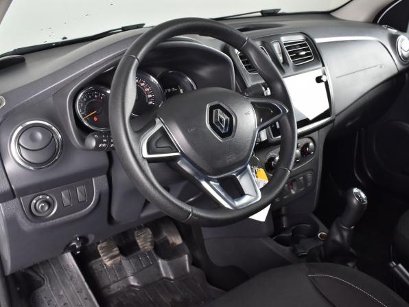 Renault Logan II Рестайлинг с пробегом 2019 года, цена 820 000 рублей, 37818 км, седан, Автокод Объявления