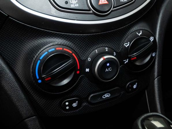 Hyundai Solaris I Рестайлинг с пробегом 2015 года, цена 1 048 000 рублей, 80000 км, хэтчбек, Автокод Объявления