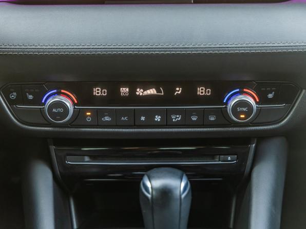 Mazda 6 III (GJ) Рестайлинг 2 с пробегом 2021 года, цена 2 348 000 рублей, 138245 км, седан, Автокод Объявления