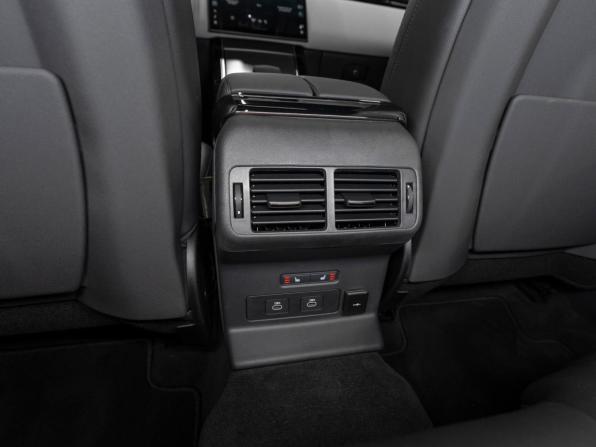 Land Rover Range Rover Velar I Рестайлинг с пробегом 2024 года, цена 7 850 000 рублей, 6837 км, внедорожник, Автокод Объявления
