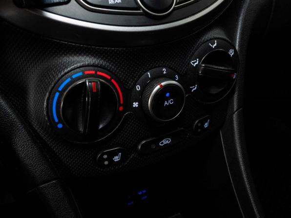 Hyundai Solaris I Рестайлинг с пробегом 2015 года, цена 940 000 рублей, 184250 км, седан, Автокод Объявления