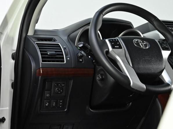 Toyota Land Cruiser Prado 150 Series Рестайлинг 1 с пробегом 2016 года, цена 3 349 000 рублей, 172000 км, внедорожник, Автокод Объявления