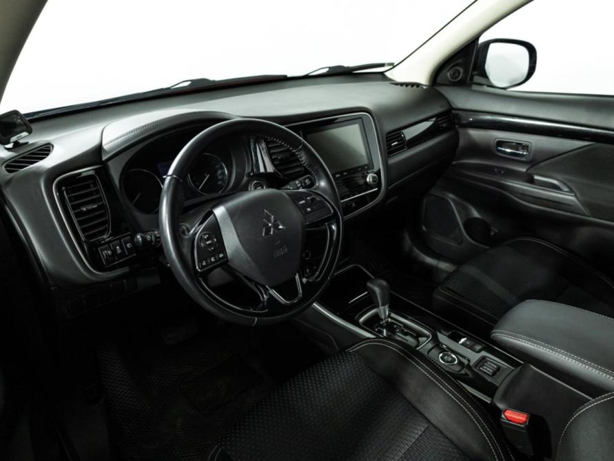Mitsubishi Outlander III Рестайлинг 3 Санкт-Петербург  - изображение 11