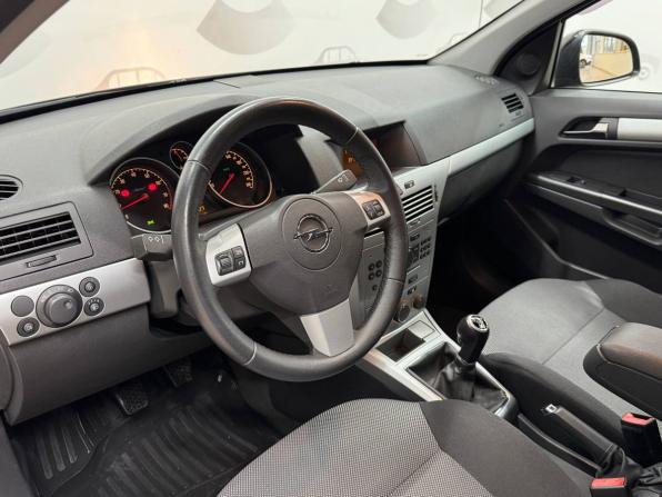 Opel Astra H Рестайлинг с пробегом 2012 года, цена 799 000 рублей, 96426 км, хэтчбек, Автокод Объявления
