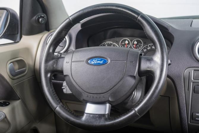 Ford Fusion I Рестайлинг с пробегом 2006 года, цена 489 000 рублей, 190000 км, хэтчбек, Автокод Объявления