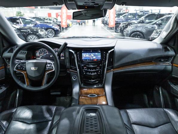 Cadillac Escalade IV с пробегом 2015 года, цена 3 850 000 рублей, 247390 км, внедорожник, Автокод Объявления