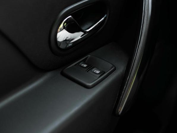 Renault Sandero II Рестайлинг с пробегом 2020 года, цена 1 299 000 рублей, 61042 км, хэтчбек, Автокод Объявления