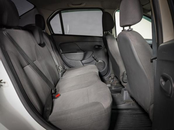 Renault Logan II Рестайлинг с пробегом 2018 года, цена 759 900 рублей, 112200 км, седан, Автокод Объявления