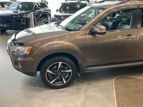 Mitsubishi Outlander II Рестайлинг с пробегом 2011 года, цена 1 575 000 рублей, 114532 км, внедорожник, Автокод Объявления