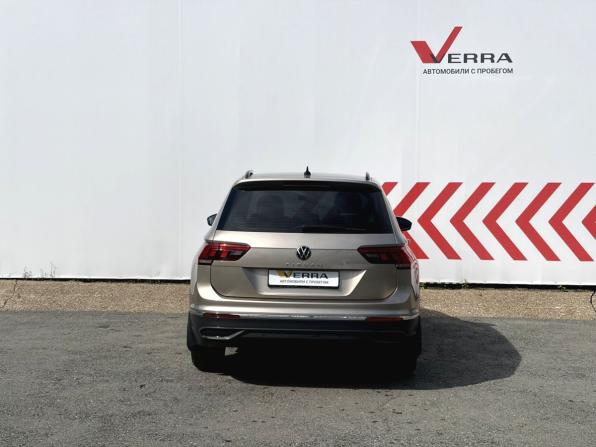 Volkswagen Tiguan II Рестайлинг с пробегом 2021 года, цена 2 890 000 рублей, 62309 км, внедорожник, Автокод Объявления