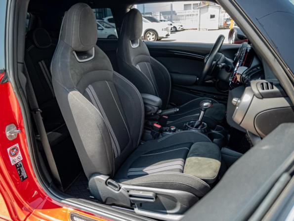 Mini Hatch III (F55/F56) с пробегом 2016 года, цена 2 385 000 рублей, 78458 км, хэтчбек, Автокод Объявления