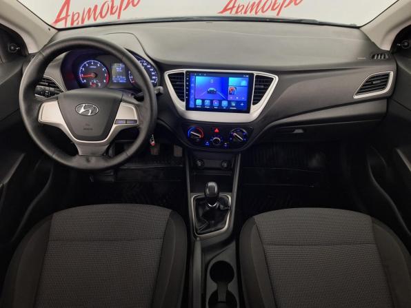 Hyundai Solaris II с пробегом 2017 года, цена 925 000 рублей, 138033 км, седан, Автокод Объявления