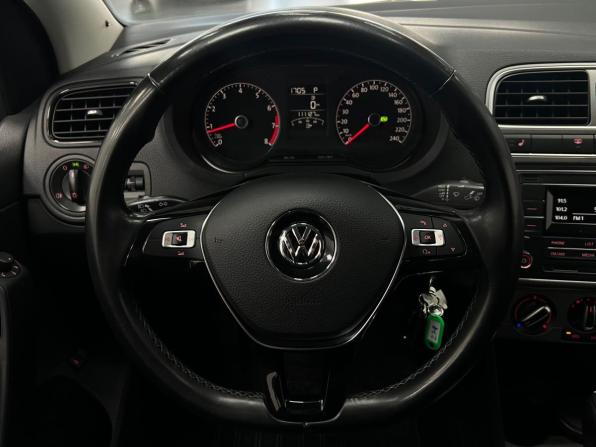 Volkswagen Polo V Рестайлинг с пробегом 2020 года, цена 1 250 000 рублей, 111123 км, седан, Автокод Объявления