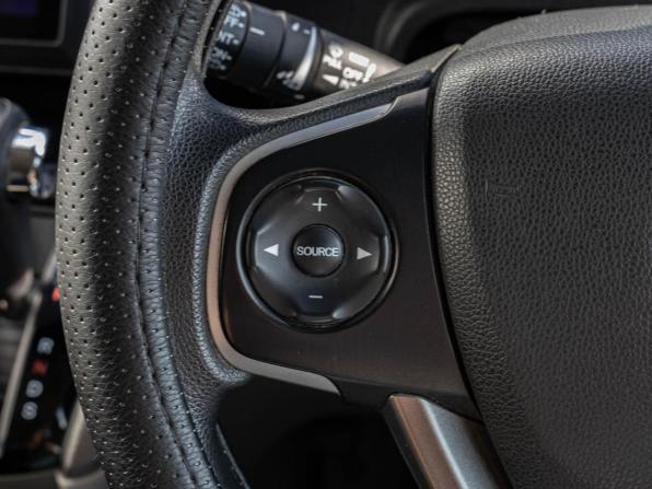 Honda Stepwgn V с пробегом 2016 года, цена 1 715 000 рублей, 176131 км, минивэн, Автокод Объявления