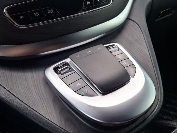 Mercedes-Benz V-Класс III (W447) с пробегом 2022 года, цена 8 500 000 рублей, 1648 км, минивэн, Автокод Объявления