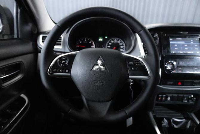 Mitsubishi L200 V с пробегом 2015 года, цена 1 430 000 рублей, 343001 км, пикап, Автокод Объявления