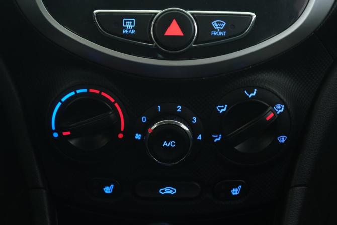 Hyundai Solaris I с пробегом 2011 года, цена 959 000 рублей, 243000 км, седан, Автокод Объявления