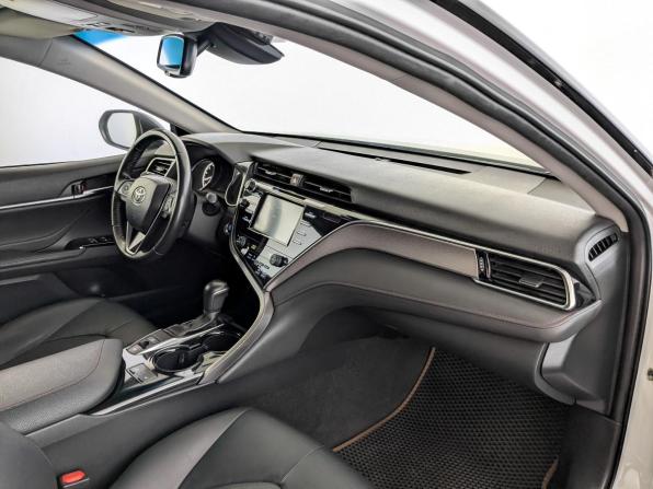 Toyota Camry VIII (XV70) с пробегом 2020 года, цена 2 895 000 рублей, 99498 км, седан, Автокод Объявления