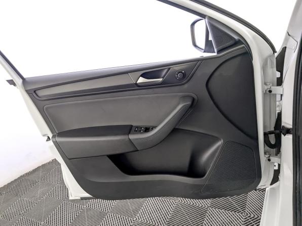 Volkswagen Polo VI с пробегом 2022 года, цена 1 529 000 рублей, 58455 км, лифтбек, Автокод Объявления