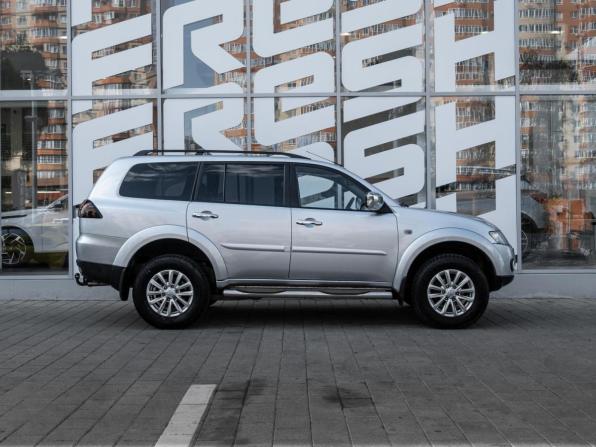 Mitsubishi Pajero Sport II с пробегом 2011 года, цена 1 350 000 рублей, 293342 км, внедорожник, Автокод Объявления