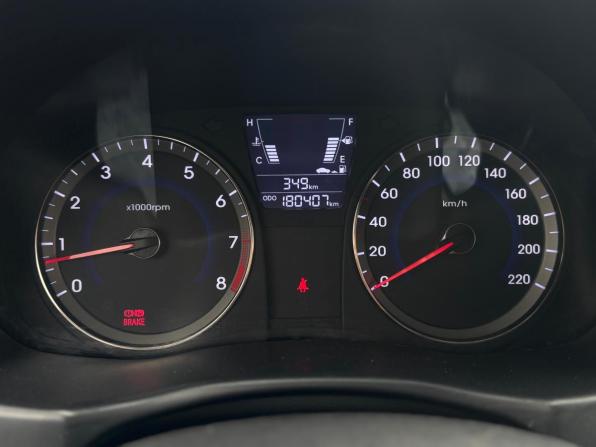Hyundai Solaris I с пробегом 2012 года, цена 650 000 рублей, 180403 км, хэтчбек, Автокод Объявления