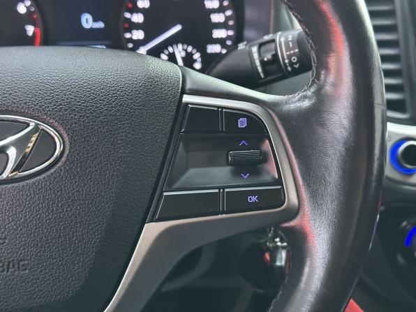 Hyundai Solaris II с пробегом 2018 года, цена 1 265 000 рублей, 109951 км, седан, Автокод Объявления