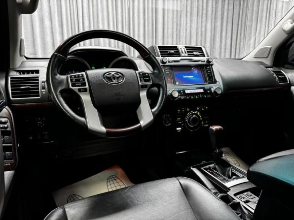 Toyota Land Cruiser Prado 150 Series Рестайлинг 1 с пробегом 2016 года, цена 4 550 000 рублей, 135823 км, внедорожник, Автокод Объявления