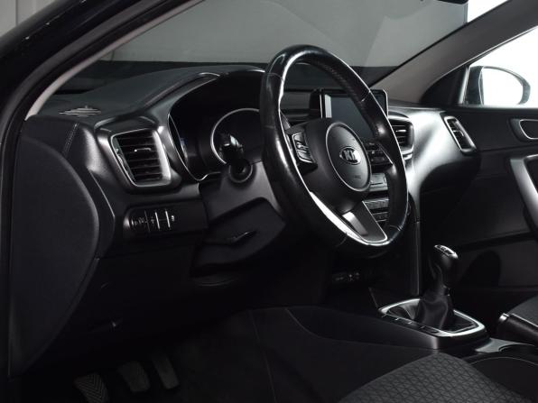 Kia Ceed III с пробегом 2018 года, цена 1 669 999 рублей, 79718 км, хэтчбек, Автокод Объявления