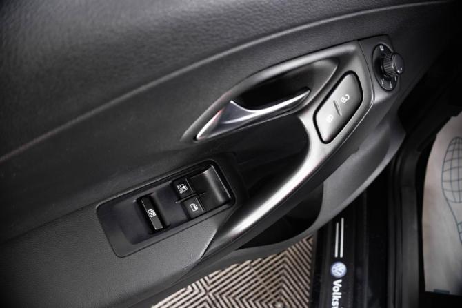 Volkswagen Polo V с пробегом 2012 года, цена 799 000 рублей, 242669 км, седан, Автокод Объявления