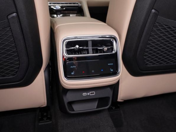 Geely Monjaro I Рестайлинг 2 с пробегом 2025 года, цена 4 000 000 рублей, 50 км, внедорожник, Автокод Объявления