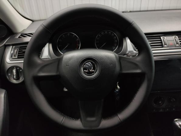 Skoda Rapid I с пробегом 2015 года, цена 862 000 рублей, 175000 км, лифтбек, Автокод Объявления