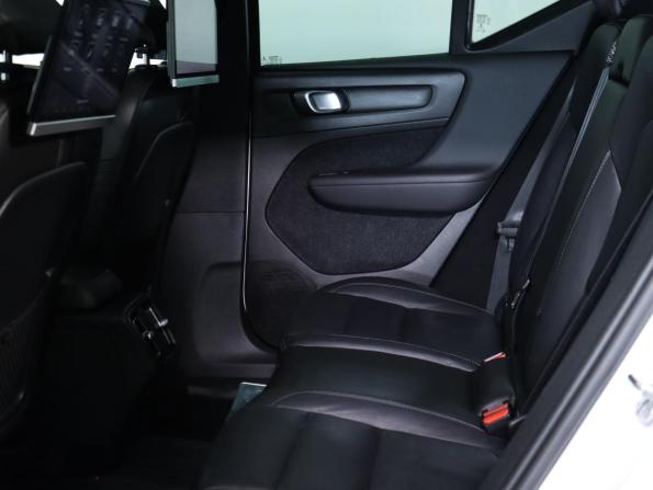 Volvo XC40 I с пробегом 2019 года, цена 2 350 000 рублей, 127418 км, внедорожник, Автокод Объявления