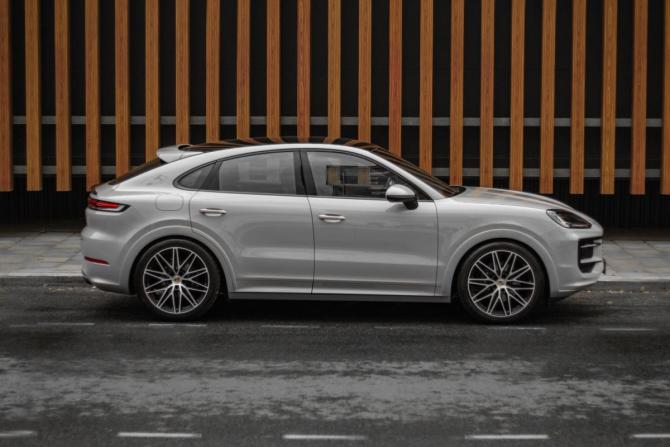 Новый Porsche Cayenne III Рестайлинг 2025 года, цена 19 358 700 рублей, внедорожник, Автокод Объявления