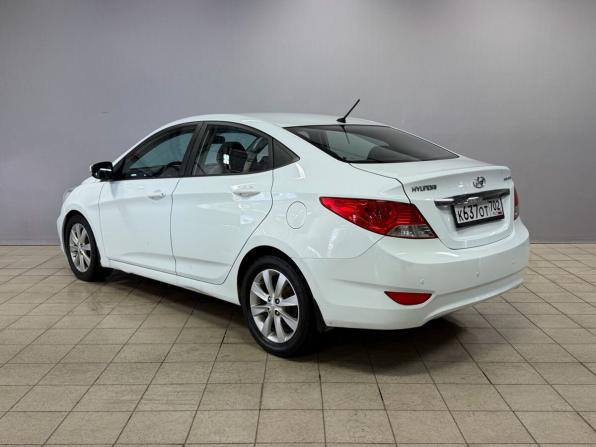 Hyundai Solaris I с пробегом 2013 года, цена 540 000 рублей, 345114 км, седан, Автокод Объявления
