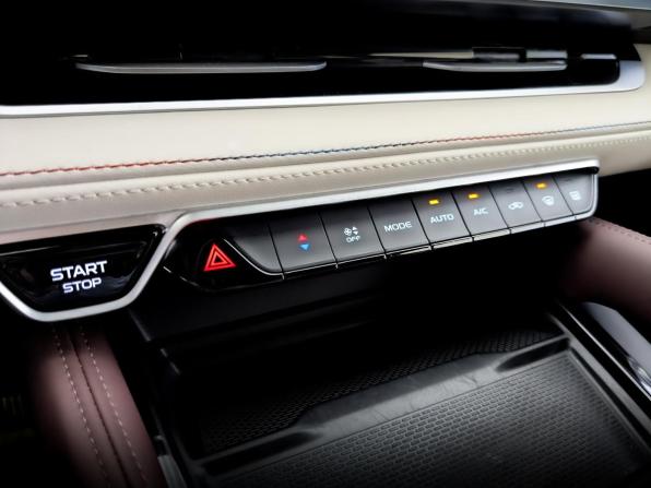 Geely Monjaro I с пробегом 2023 года, цена 3 400 000 рублей, 47032 км, внедорожник, Автокод Объявления