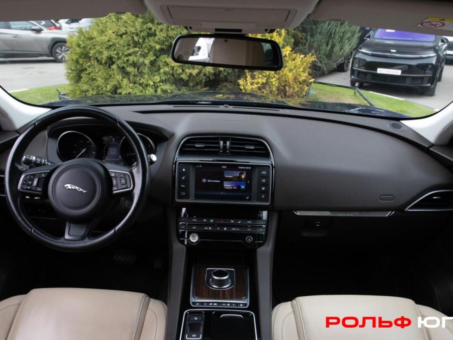 Jaguar F-Pace I Москва  - изображение 11
