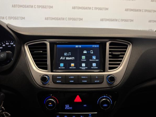 Hyundai Solaris II с пробегом 2019 года, цена 1 239 000 рублей, 102686 км, седан, Автокод Объявления