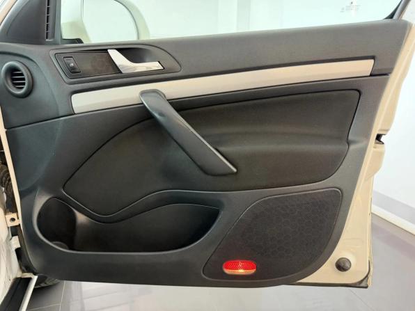 Skoda Octavia II (A5) Рестайлинг с пробегом 2013 года, цена 730 000 рублей, 224263 км, лифтбек, Автокод Объявления