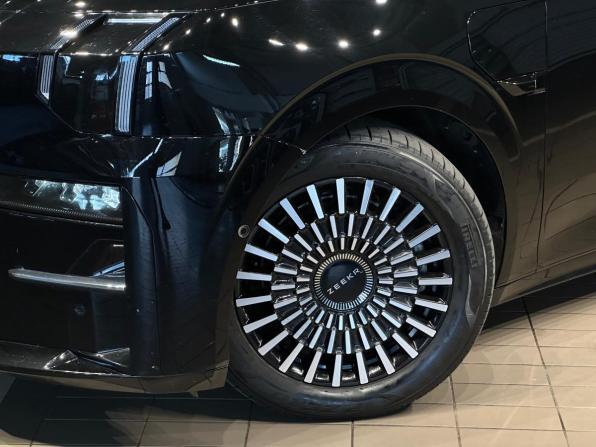 Zeekr 009 I с пробегом 2023 года, цена 6 990 000 рублей, 93322 км, минивэн, Автокод Объявления