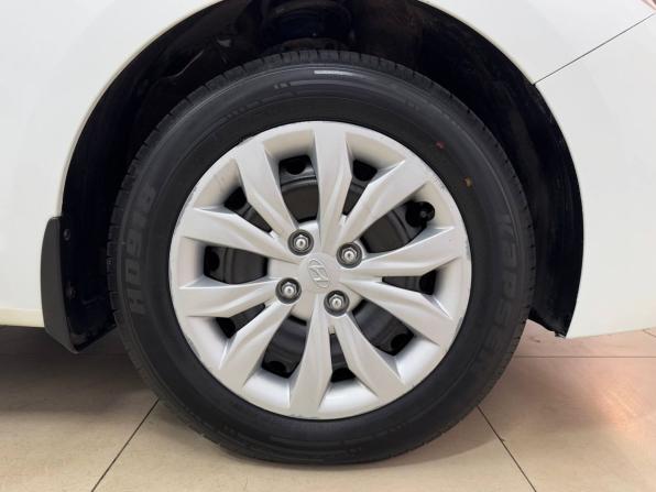Hyundai Solaris II с пробегом 2017 года, цена 1 390 000 рублей, 82134 км, седан, Автокод Объявления