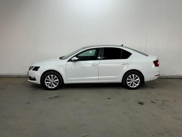 Skoda Octavia III (A7) Рестайлинг с пробегом 2017 года, цена 1 459 000 рублей, 181867 км, лифтбек, Автокод Объявления