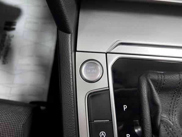 Volkswagen Passat B8 с пробегом 2017 года, цена 1 700 000 рублей, 127302 км, седан, Автокод Объявления