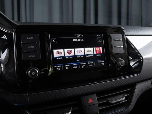 Volkswagen Polo VI с пробегом 2022 года, цена 1 782 500 рублей, 51129 км, лифтбек, Автокод Объявления