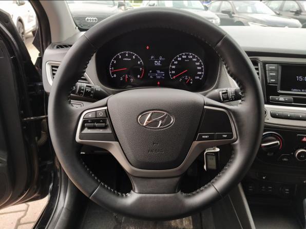Hyundai Solaris II с пробегом 2018 года, цена 1 280 000 рублей, 93671 км, седан, Автокод Объявления