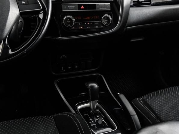 Mitsubishi Outlander III Рестайлинг 3 с пробегом 2019 года, цена 1 999 000 рублей, 126385 км, внедорожник, Автокод Объявления