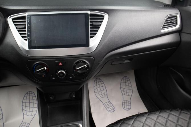 Hyundai Solaris II с пробегом 2017 года, цена 829 000 рублей, 237172 км, седан, Автокод Объявления