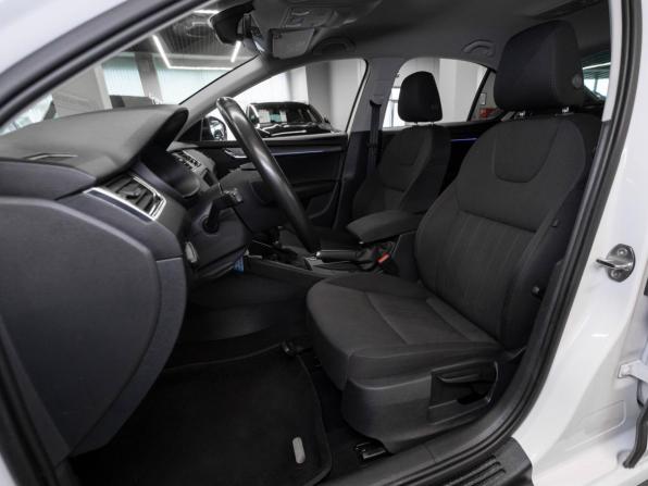 Skoda Octavia III (A7) Рестайлинг с пробегом 2017 года, цена 2 160 000 рублей, 72449 км, лифтбек, Автокод Объявления