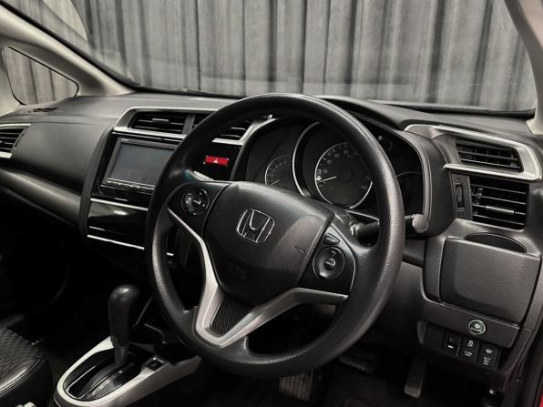 Honda Fit III с пробегом 2016 года, цена 970 000 рублей, 124000 км, хэтчбек, Автокод Объявления
