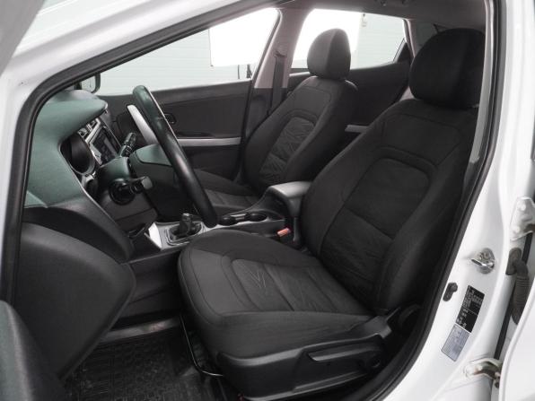 Kia Ceed II Рестайлинг с пробегом 2018 года, цена 1 234 000 рублей, 143402 км, хэтчбек, Автокод Объявления